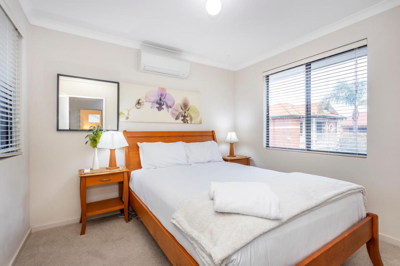 Villa Coode Street Townhouse - Executive Escapes à Perth Extérieur photo