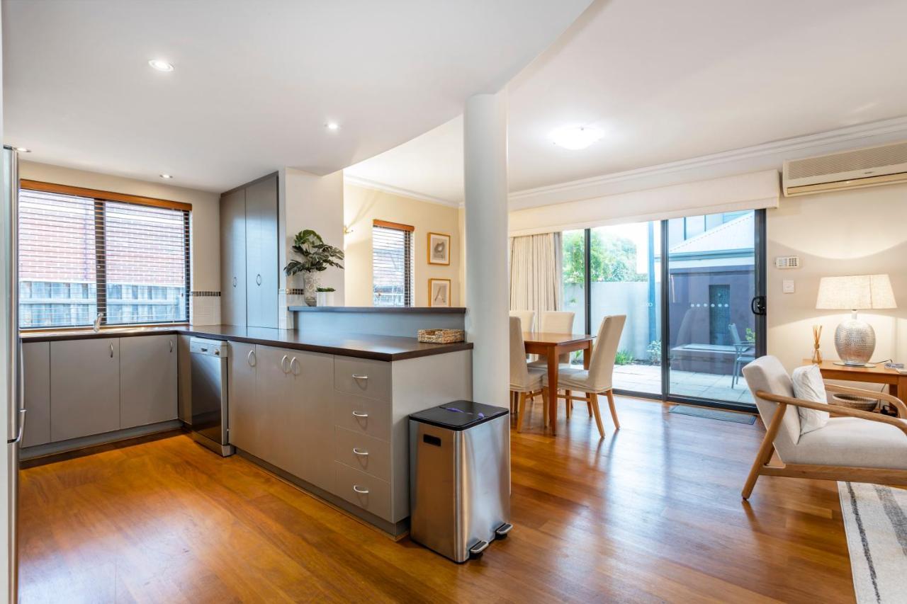 Villa Coode Street Townhouse - Executive Escapes à Perth Extérieur photo